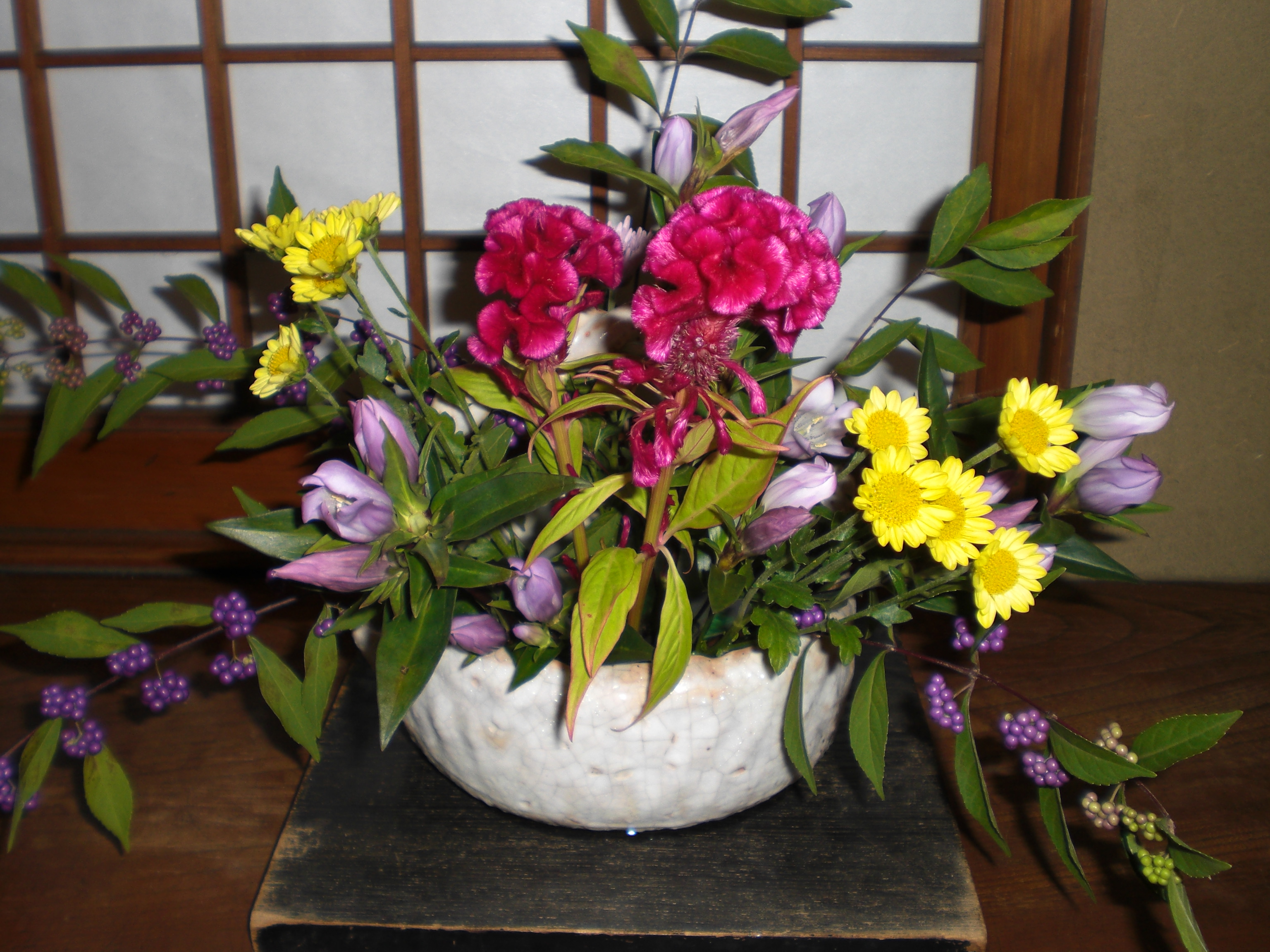 季節のお花でお出迎え 紫式部 城崎温泉 旅館 千年の湯古まん 権左衛門公式ブログ