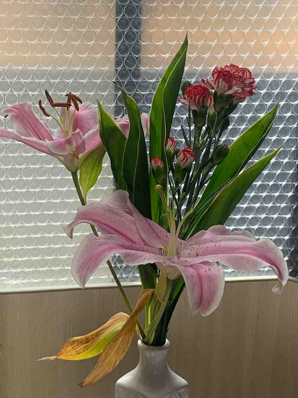 ユリが長持ちした 定年再雇用のストレスフリー壮年の朝 ユリが長持ちした 定年再雇用のストレスフリー壮年の朝