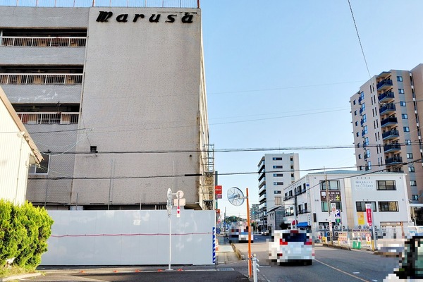 「まるさビル」の解体工事が始まりそう（小牧市中央）