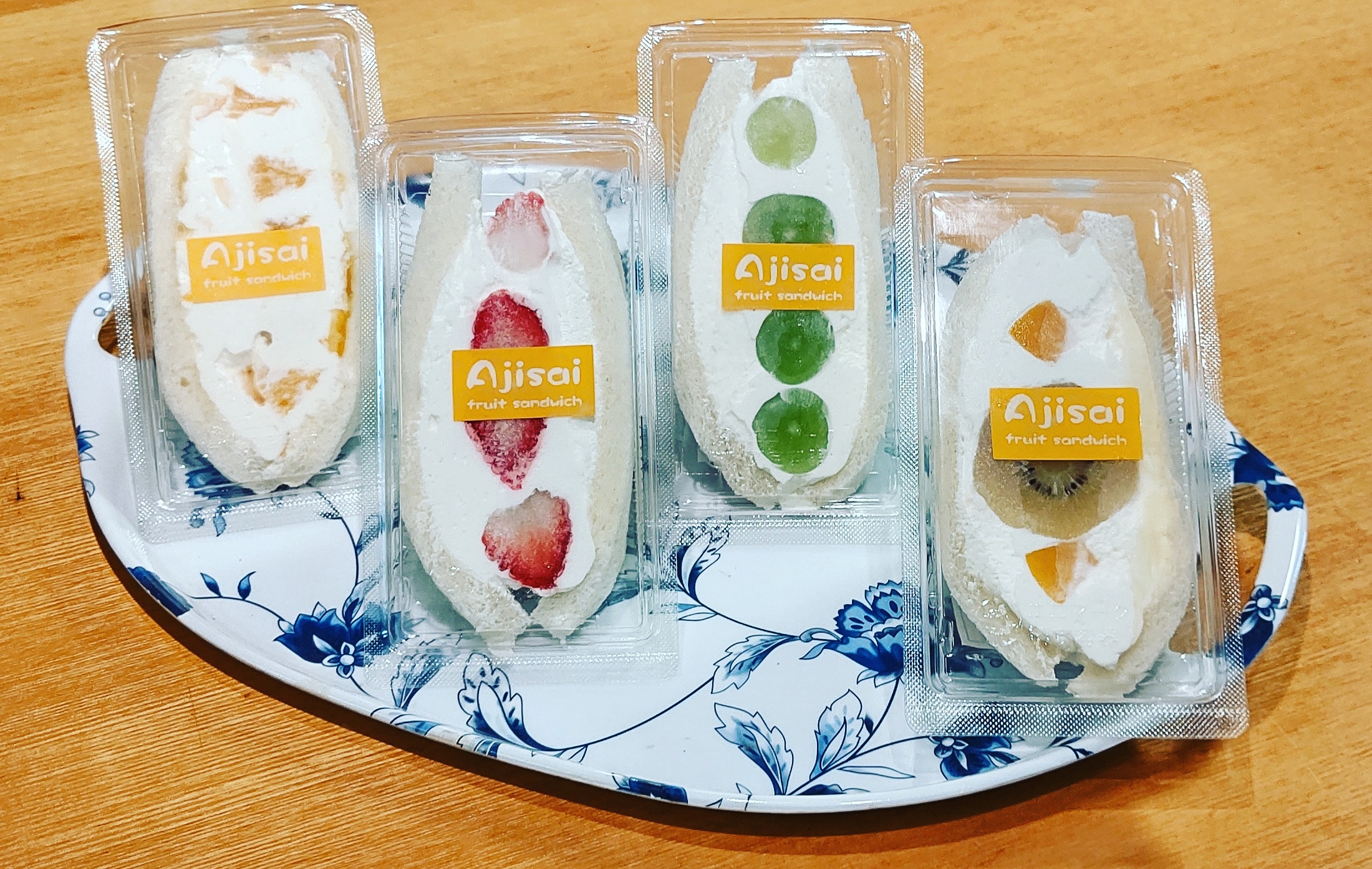 おやつ工房 味彩 のフルーツサンドがクリームたっぷりで美味しい 小牧つーしん