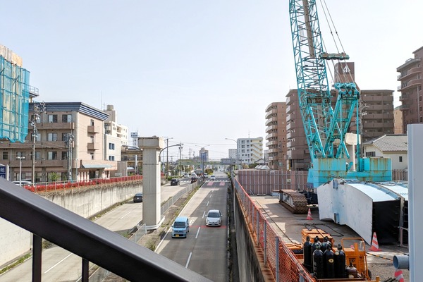 小牧駅南側のピーチライナー線路跡、ループ部分。すでに随分と撤去されてる