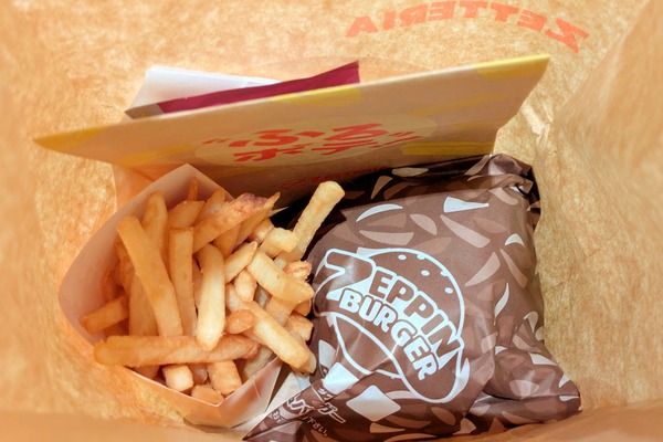 先日オープンしたゼッテリアへ。絶品ビーフバーガーを堪能（小牧市古雅）