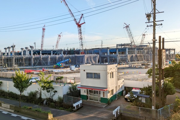 着実に進む国道41号線沿いの巨大工事。旧アマダマシナリー小牧工場の跡地（小牧市下小針中島）