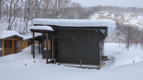 雪下ろししに行きました
