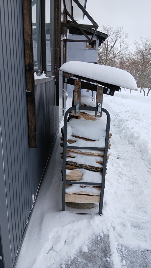 今期初の85㎝に屋根の雪下ろしもしなければ…