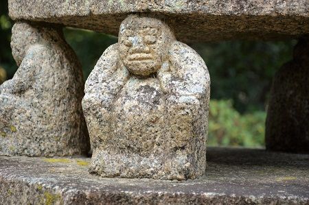 天邪鬼の石仏 : 彫物名鑑 小松堂