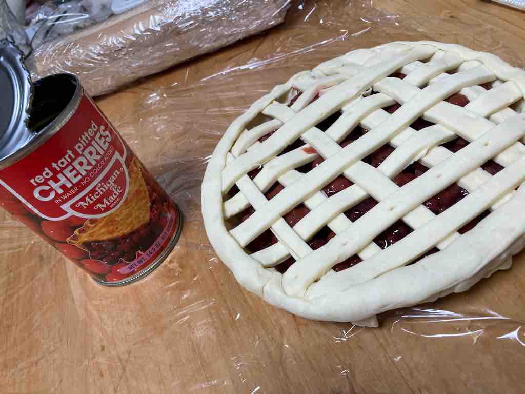 このチェリーパイは死ぬほどウメェな 空飛ぶスルメイカ