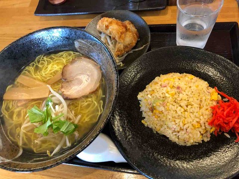『拉麺工房 ら房』Bランチ しおラーメン+チャーハン+あげぎょうざ