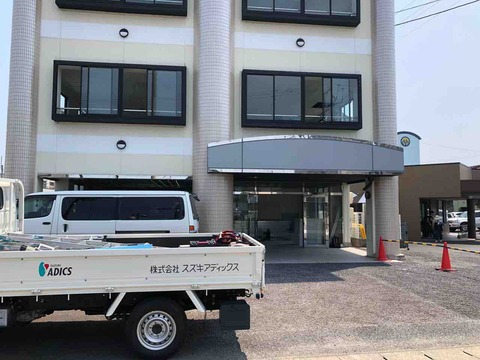 ココの建物が改装中