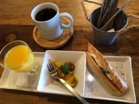 『べべドール ガーデン』本日のコーヒー、モーニングセットプレート