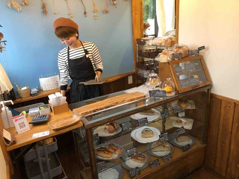 『笑門ベーカリー(Warakado Bakery)』店舗内