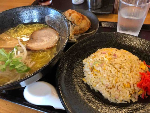 『拉麺工房 ら房』Bランチ しおラーメン+チャーハン+あげぎょうざ
