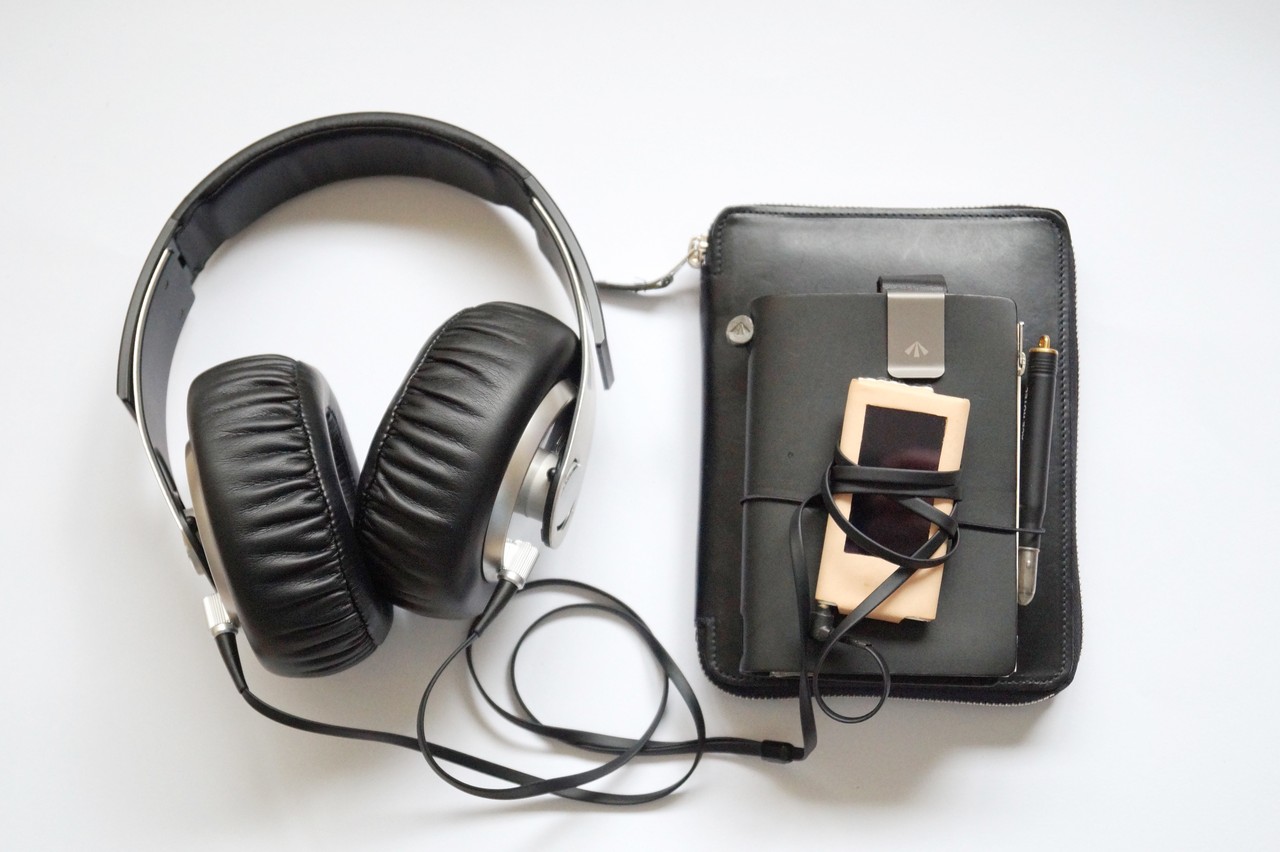Sony MDR-XB700 Extra Bass Overear Headphones DISCONTINUED