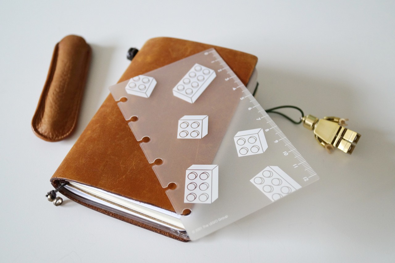 トラベラーズノート 2015年 下敷き 手帳 パスポートサイズ ミドリ トラベラーズノート 2015年 下敷き 手帳 パスポートサイズ ミドリ