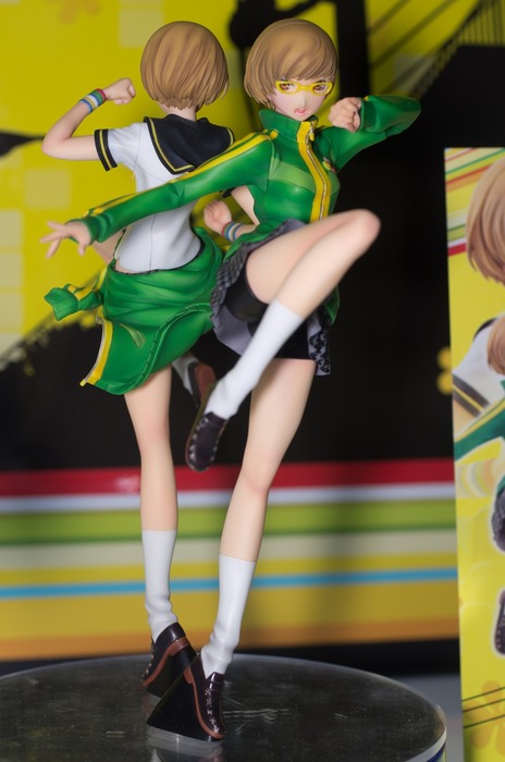 WF2003W_megahouse-3_R