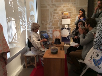 kon-garaの浪櫻を背景に簡易のお茶会を開催しました