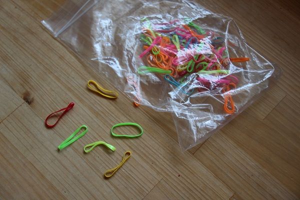 100均ダイソー 髪の毛をしばるゴム きゅうきゅう