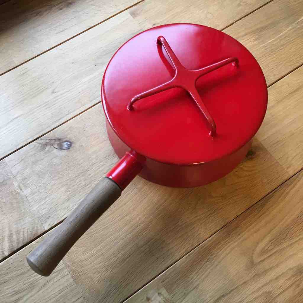 DANSK 赤い片手鍋 木製ハンドル 未使用 新旧比較！DANSKの鍋を買い替えましたのはなし : konomeのおうち