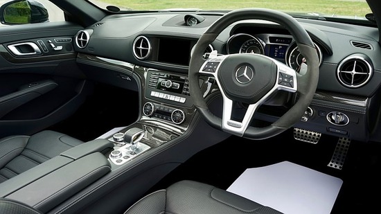 car-2378419_640