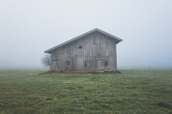 barn-1081686_640