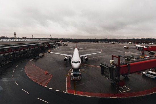 airplane-4885803_640