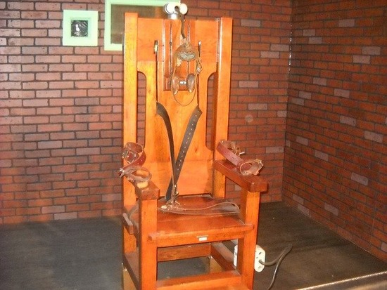 electric-chair-72283_640