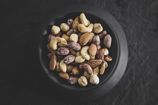 mixed-nuts-g21d580253_640