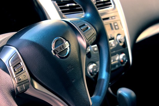 nissan-885309_640