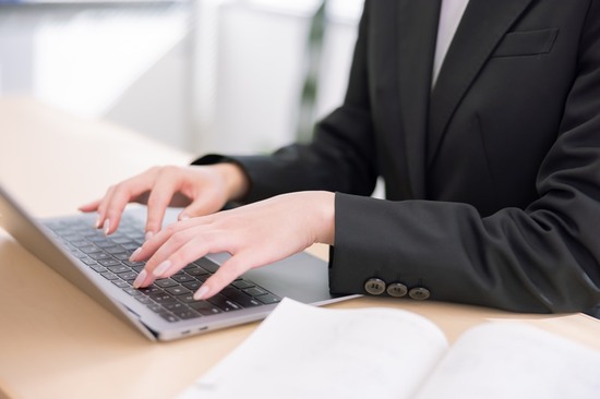 ニートパソコンタイピングキーボード