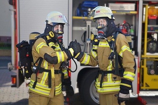 fire-fighter-4324587_640