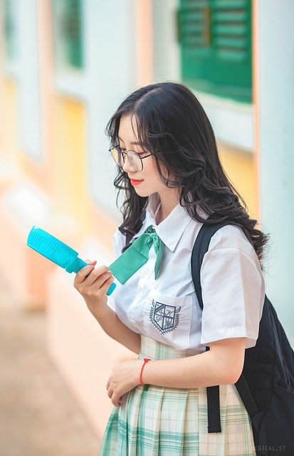 student-5427120_640