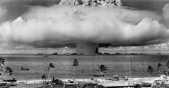 核兵器 核爆弾
