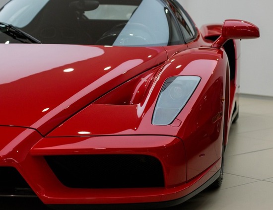 ferrari-gf8eb4a708_640