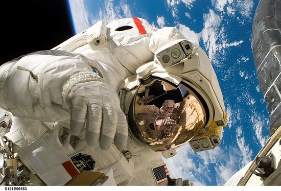 astronaut-g82b35ebfa_640