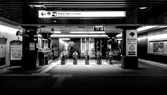 train-station-7945524_640