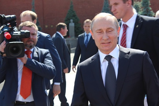 putin-g5f0cb7c4e_640