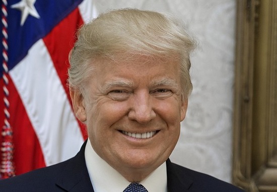 946px-Donald_Trump_official_portrait_のコピー