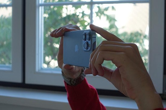 iphone-13-g3426f3834_640