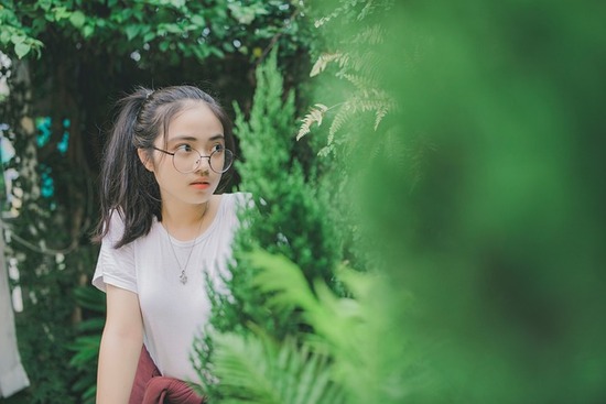 woman-gc0bc4ca11_640