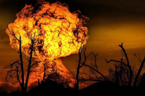explosion-gbea3dcb05_640