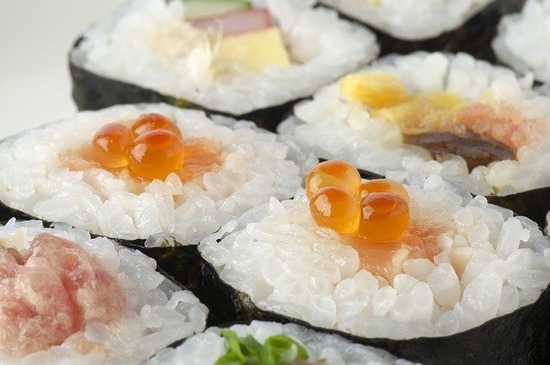 sushi-rolls-ga85f01c6d_640