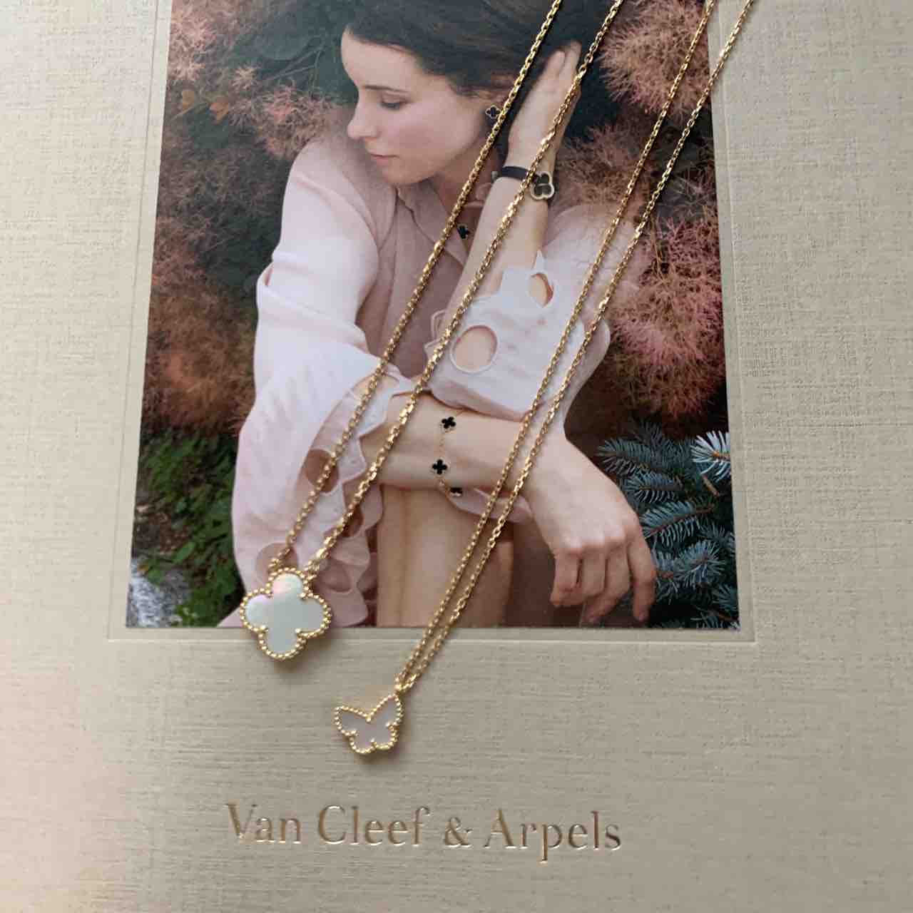 ヴァンクリ コンサバちゃんのミニマムクローゼット