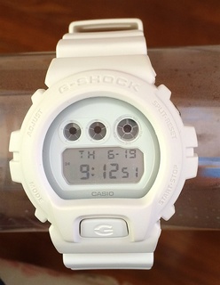 テラスハウス小貫智恵 カシオ G-SHOCK ソリッドカラーズ DW-6900WW-7JF