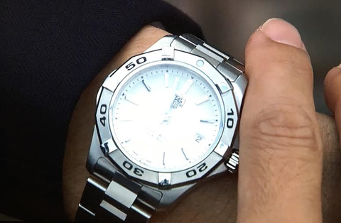 仲村 トオル　タグホイヤー　アクアレーサー 300m防水