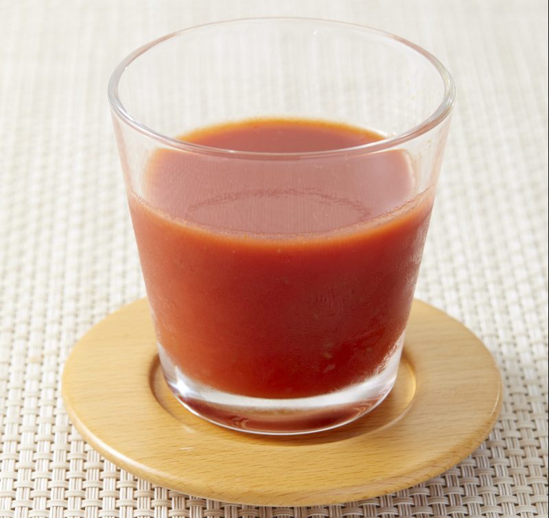 【健康効果】1ヶ月間、毎朝トマトジュースを飲み続けた結果 今晩何食べよ