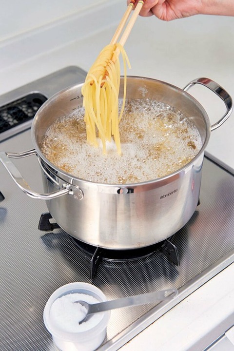 【入れなくてもいい?】パスタを茹でる時に塩を入れるようになった : 今晩何食べよ