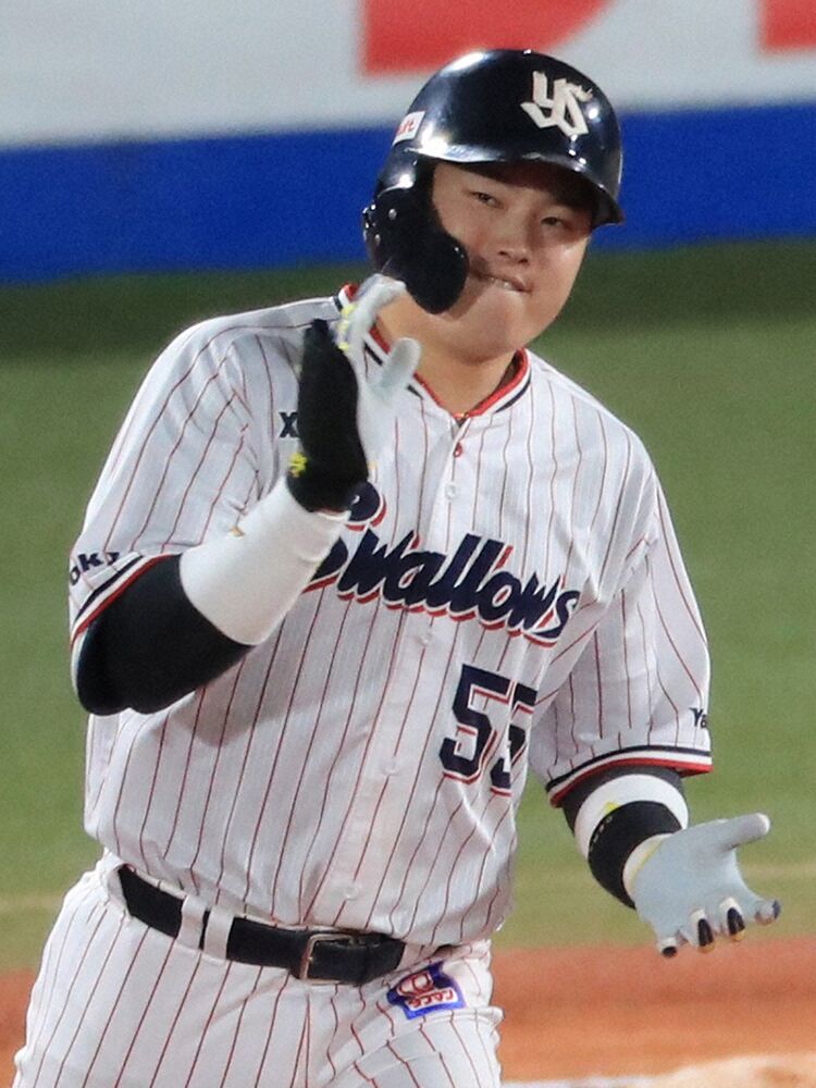 ヤクルト 村上は佐藤輝明より年下と言う事実 ２人が同じチームだと相乗効果をもたらすとの声も プロ野球役立ち掲示板