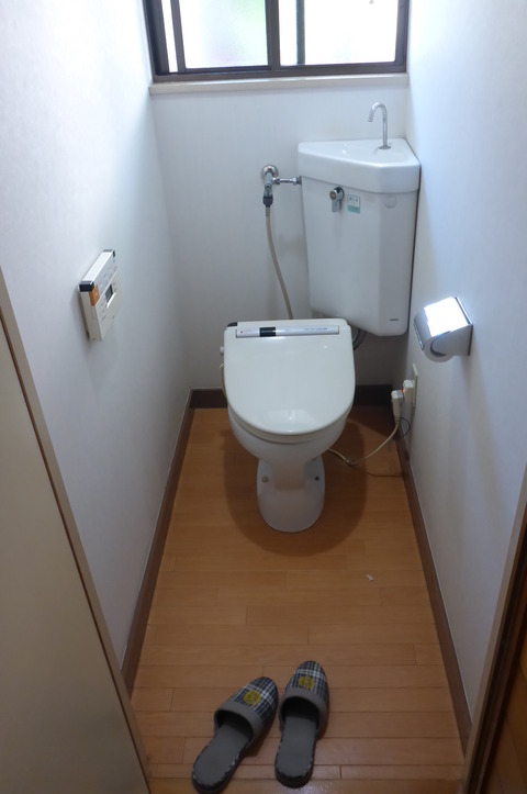 節水、節電の最新のトイレです。
