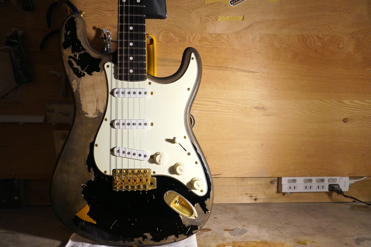 【激レアピックアップ搭載】John Mayer Black One レプリカ 激レアピックアップ搭載】John Mayer Black One レプリカ