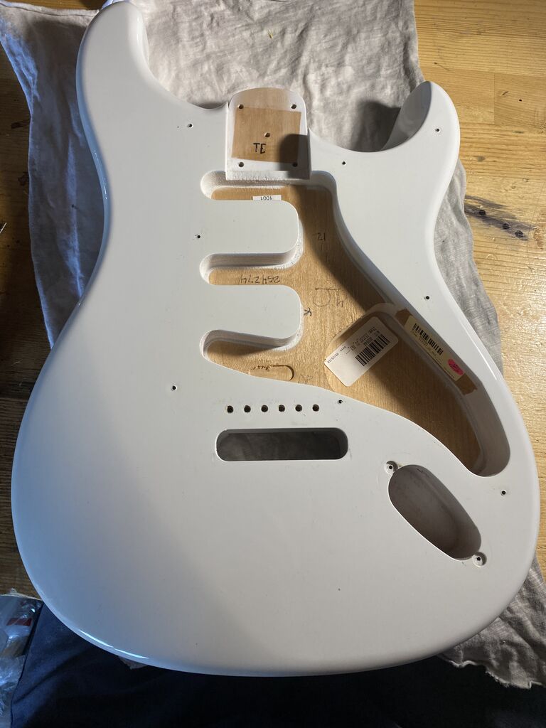 世界で一つだけのSilver Skyを作ろう ① : Kooy GuitarsのK 世界で一つだけのSilver Skyを作ろう ① : Kooy GuitarsのK